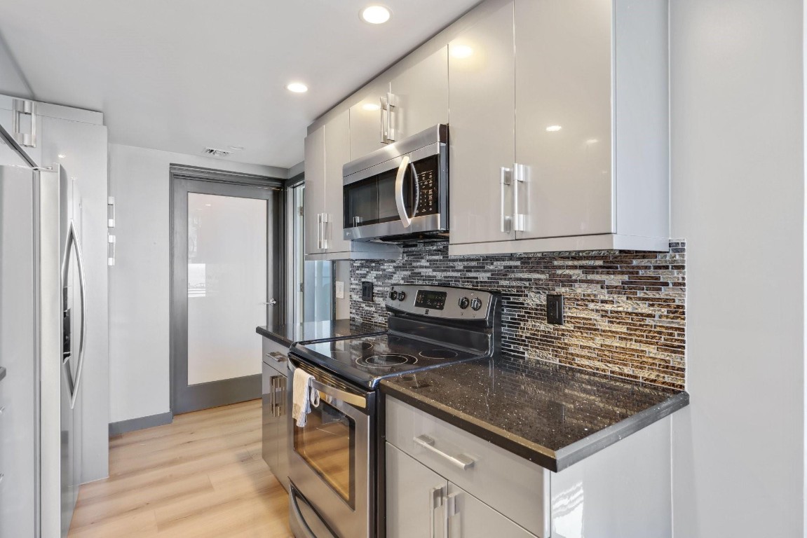 4300 N Ocean Blvd 20P