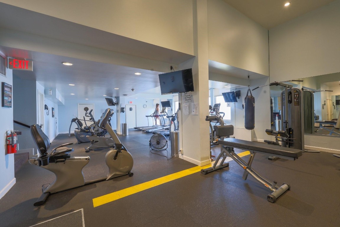 4300 N Ocean Blvd 20P