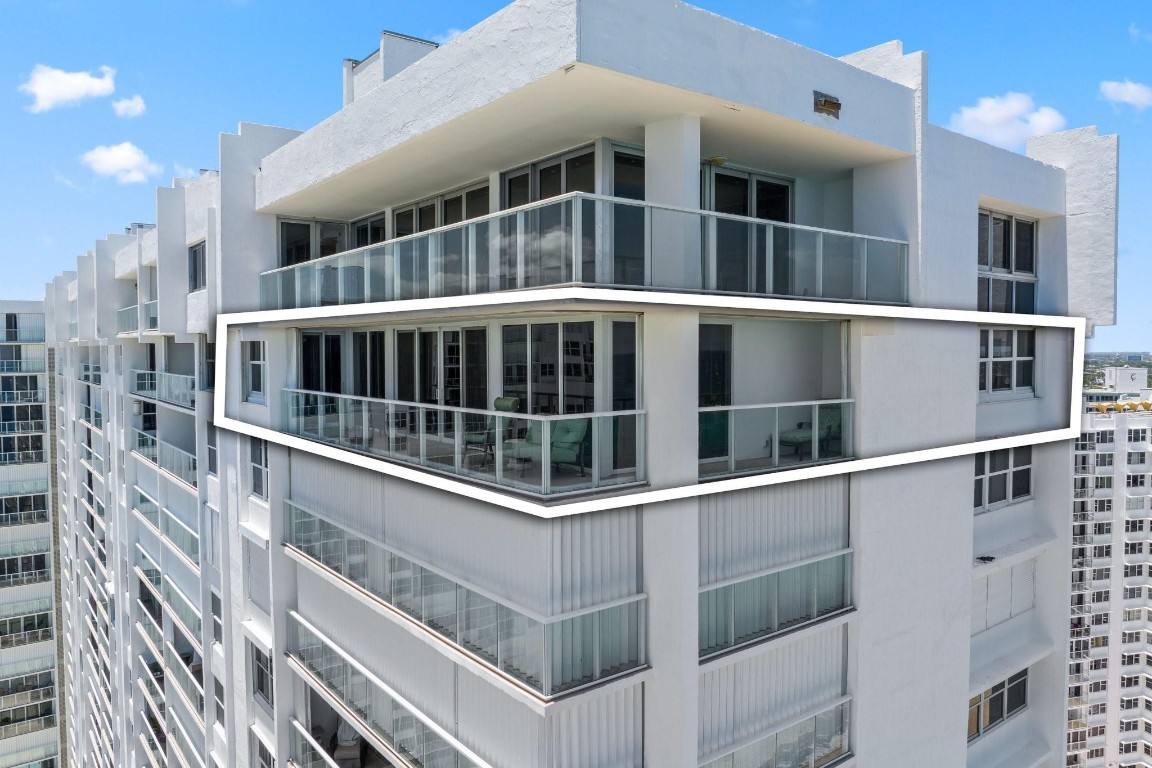 4300 N Ocean Blvd 20P