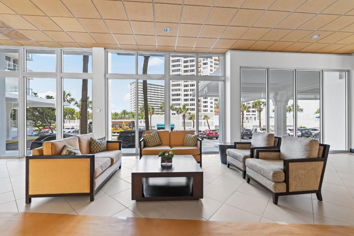 4300 N Ocean Blvd 20P