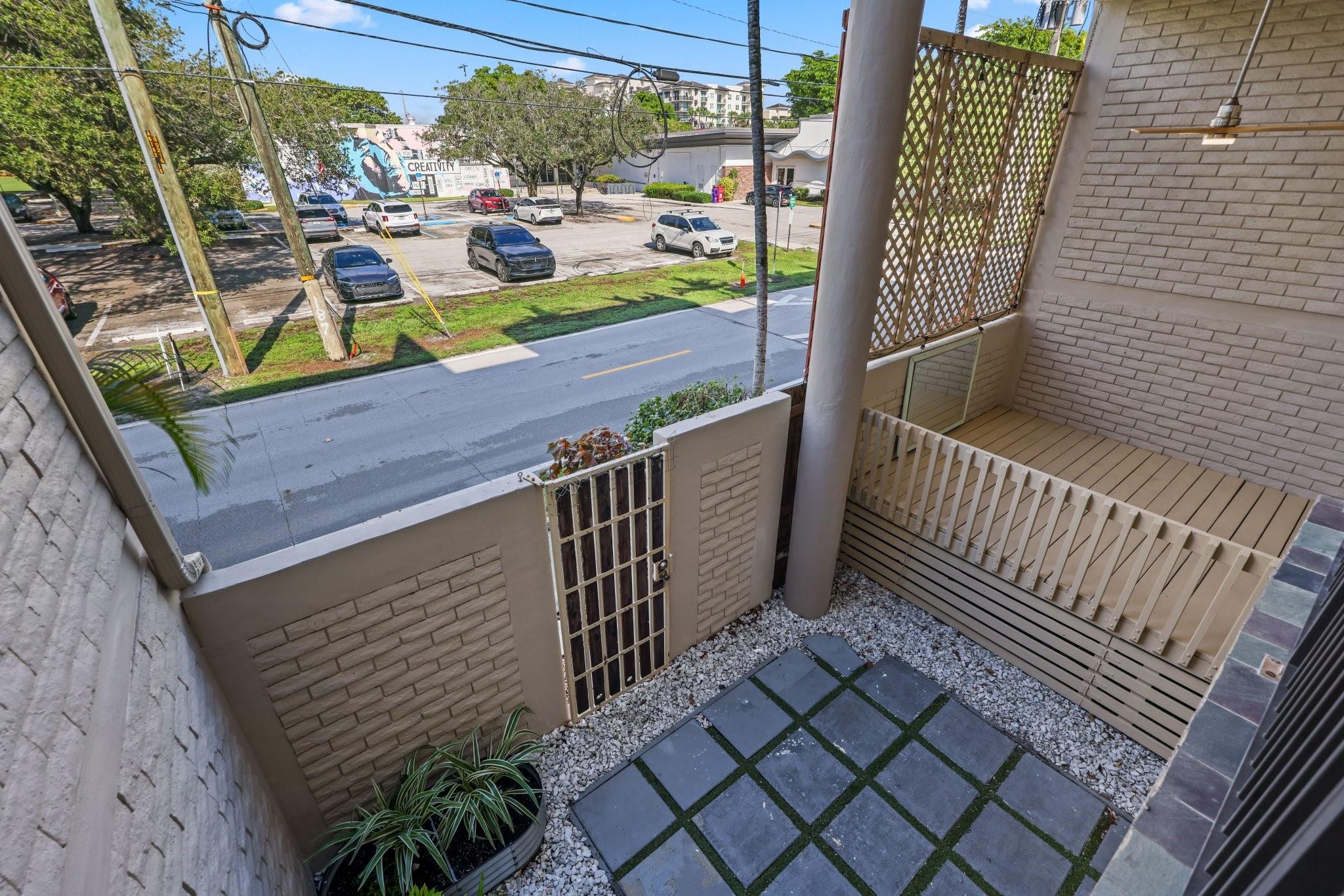 1401 NE 9 ST 23