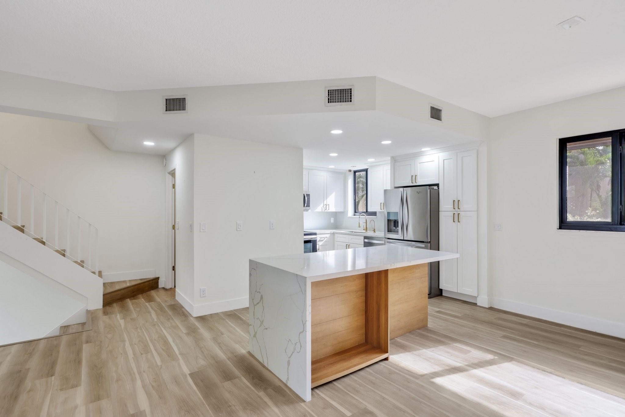 1401 NE 9 ST 23
