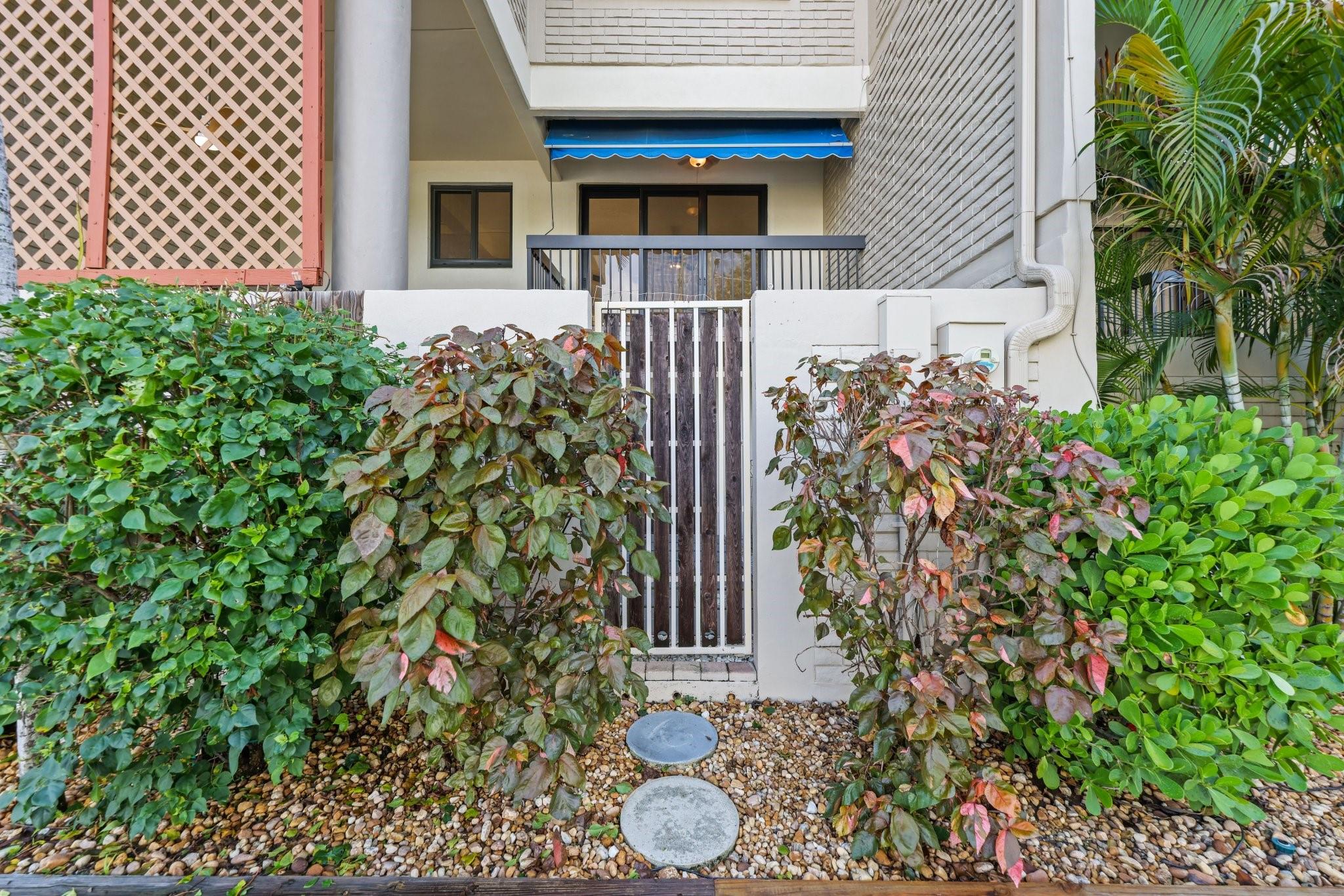 1401 NE 9 ST 23