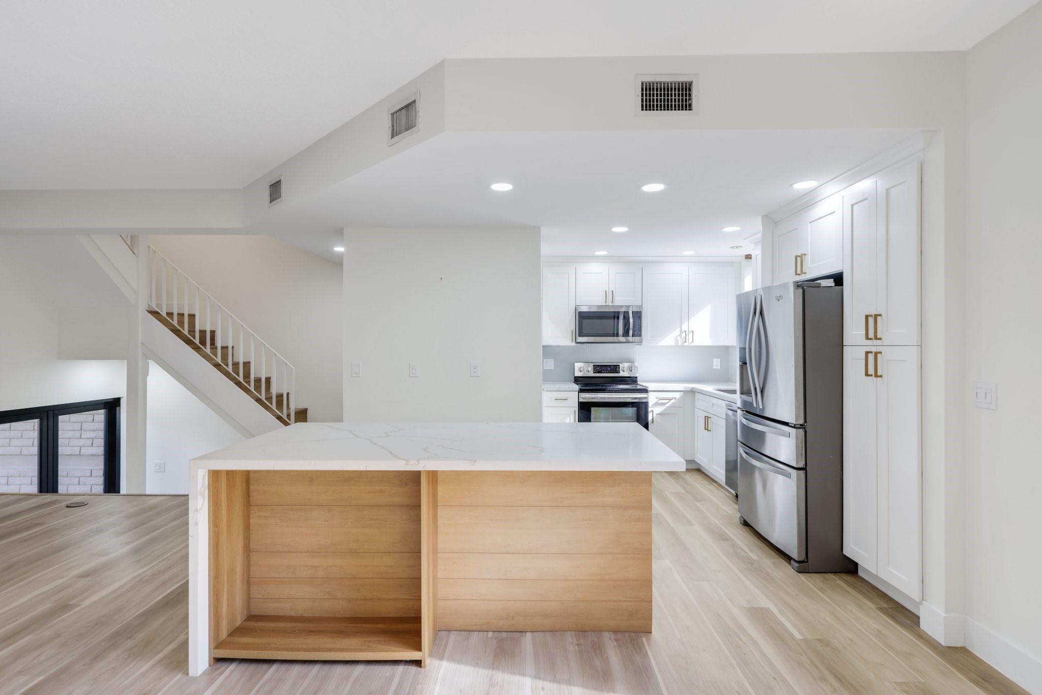 1401 NE 9 ST 23