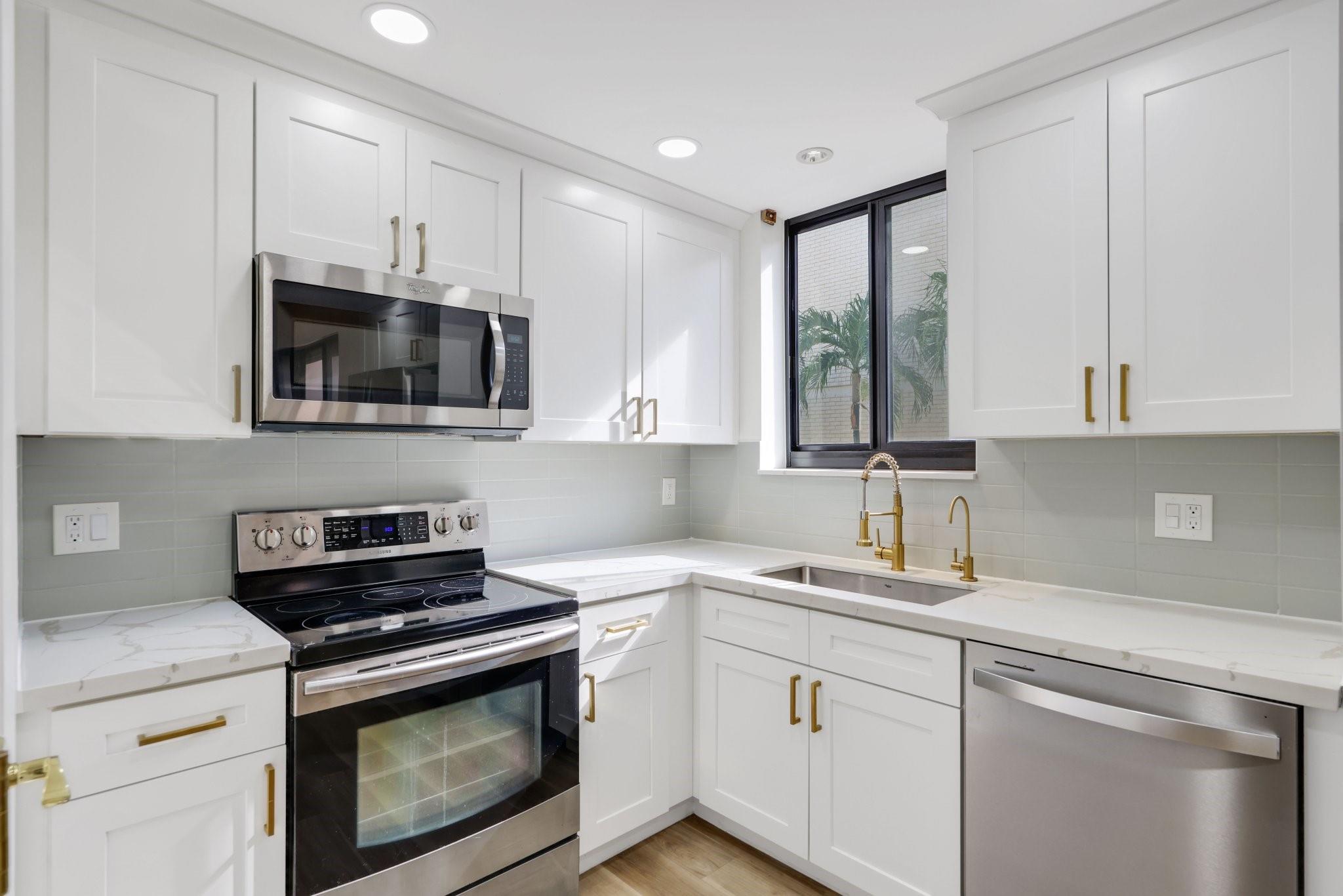 1401 NE 9 ST 23