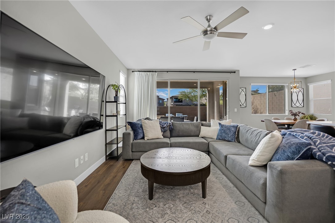 737 Foreign Reef Way