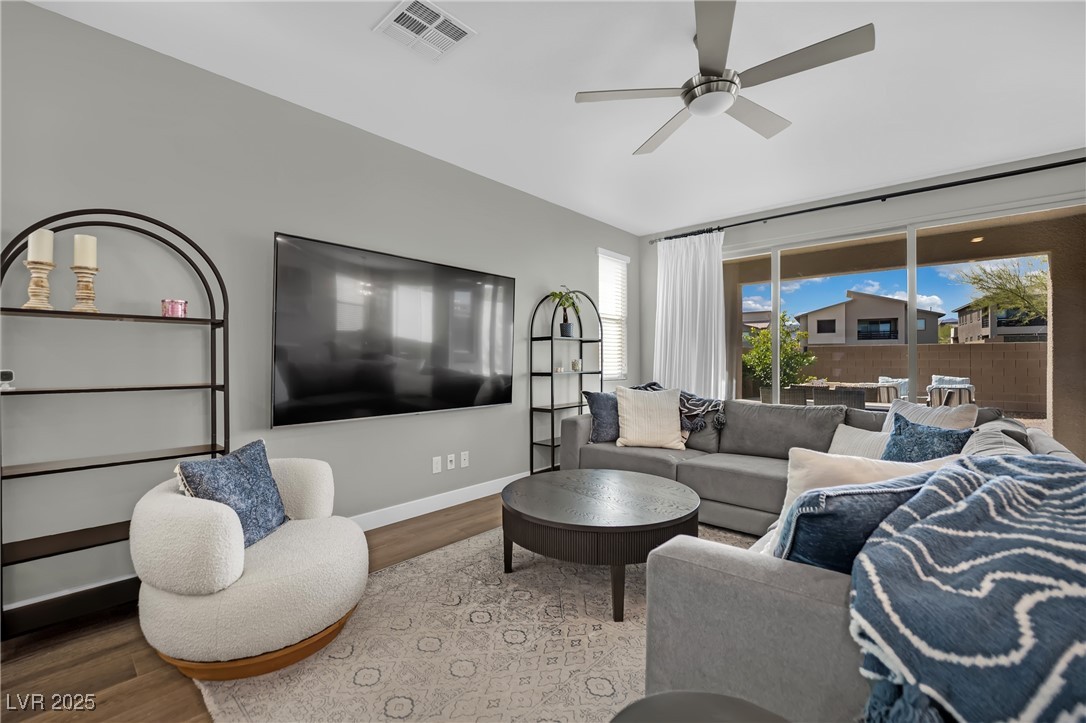 737 Foreign Reef Way