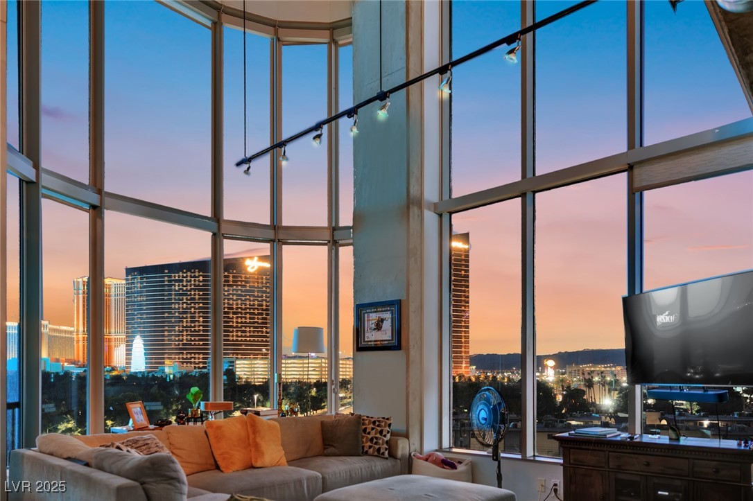 360 East Desert Inn Road 607