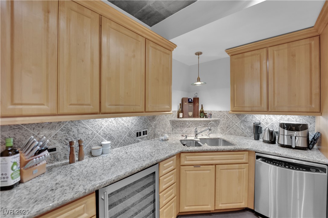 360 East Desert Inn Road 607