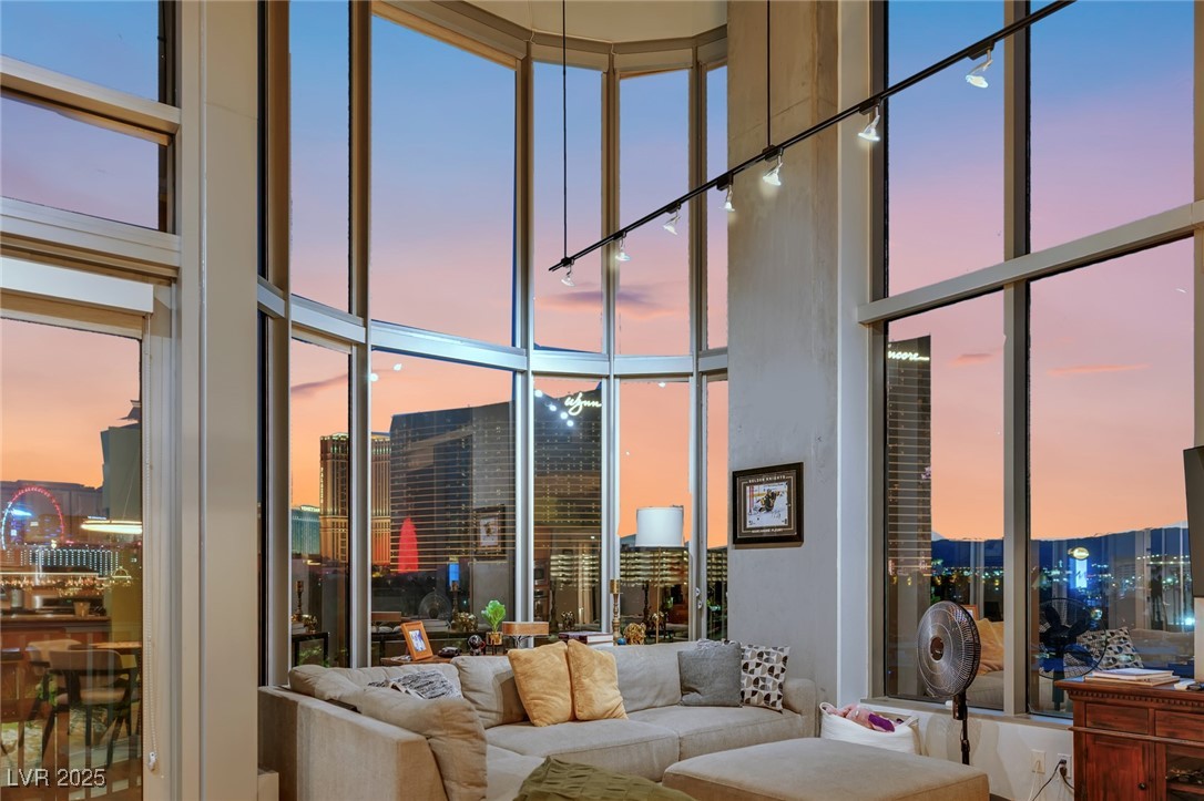 360 East Desert Inn Road 607