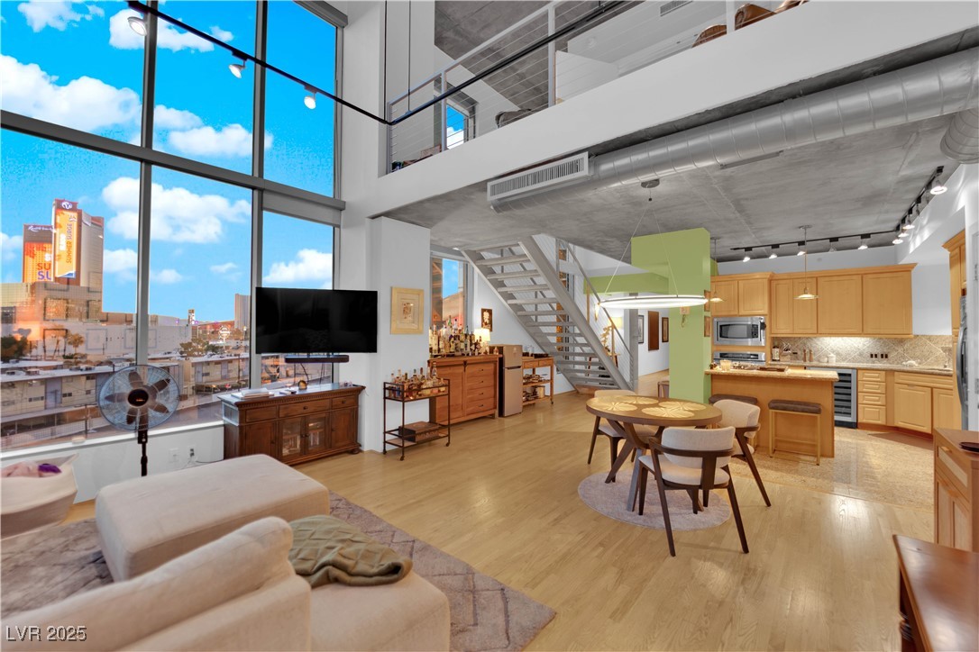 360 East Desert Inn Road 607