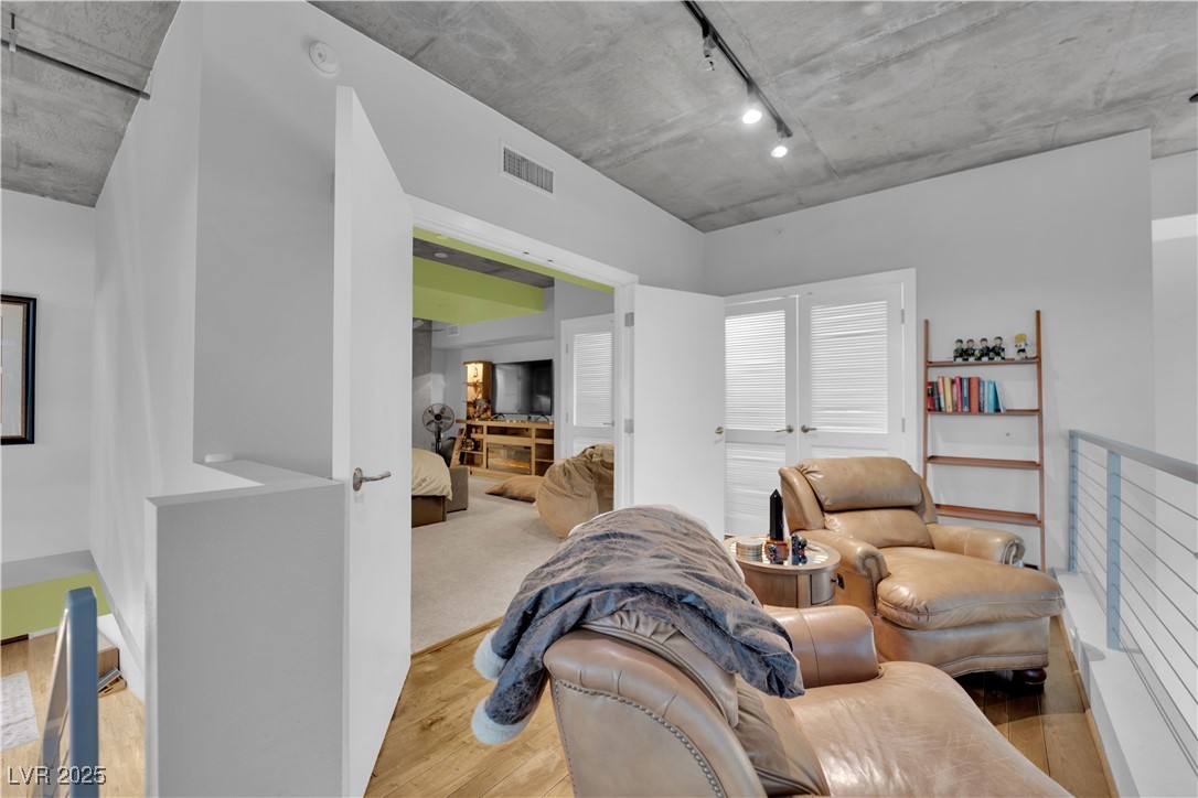 360 East Desert Inn Road 607