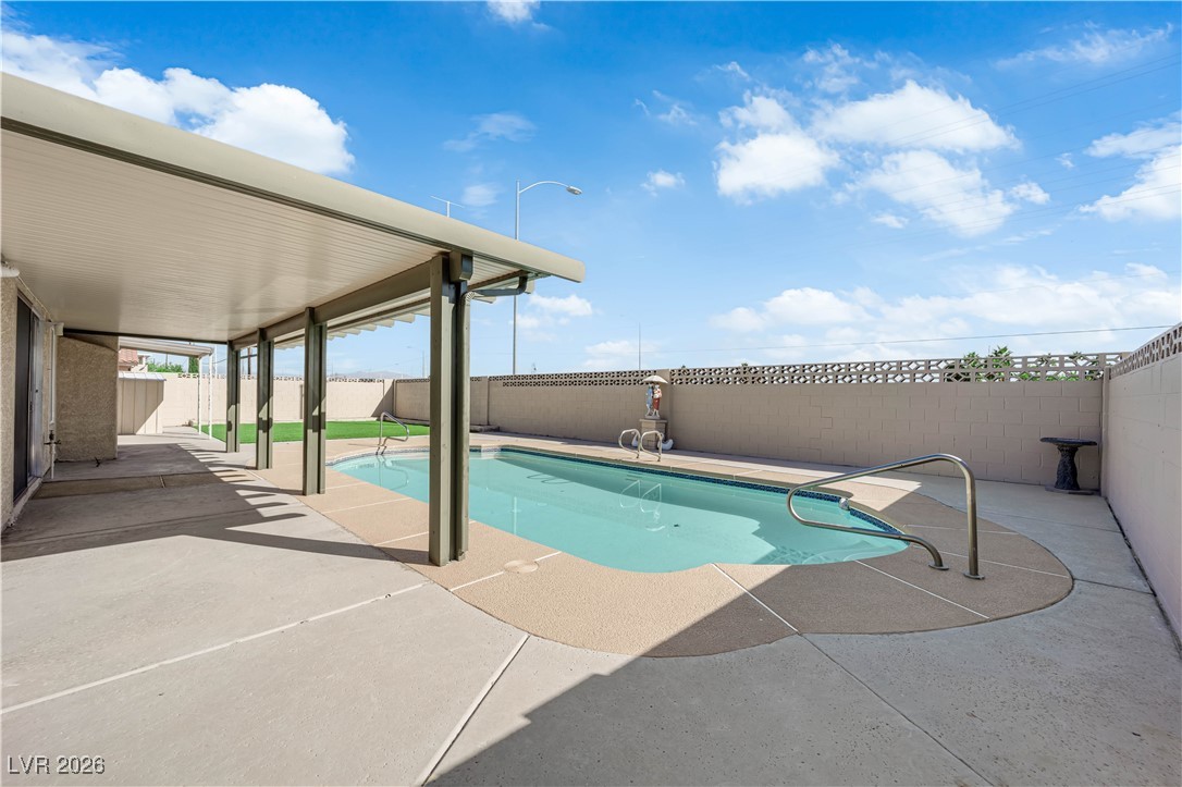 1513 Brocado Lane