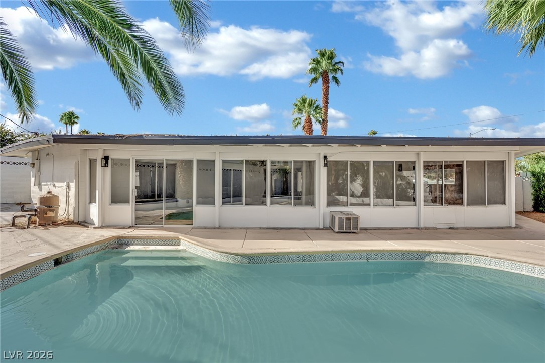 2325 Sombrero Drive