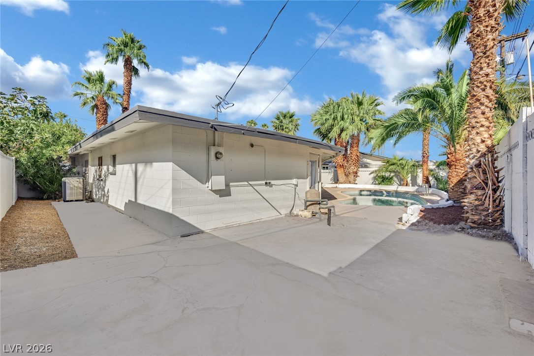 2325 Sombrero Drive