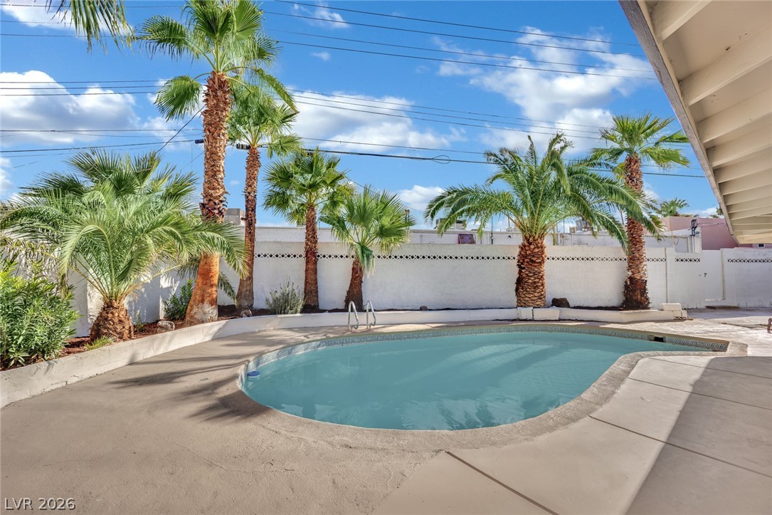 2325 Sombrero Drive