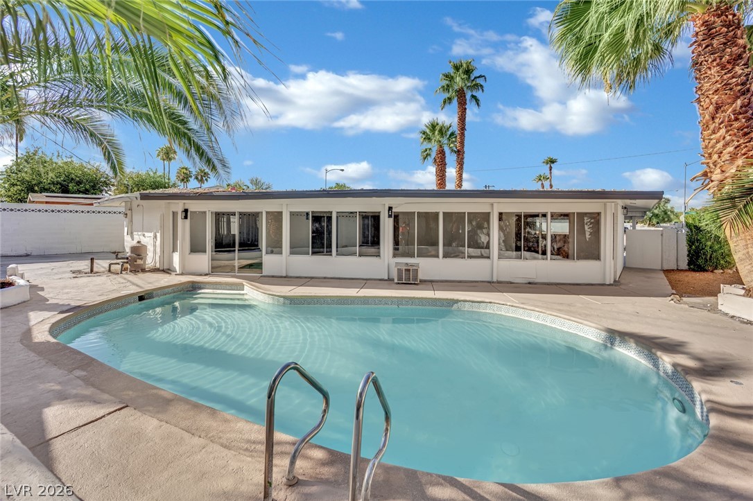 2325 Sombrero Drive