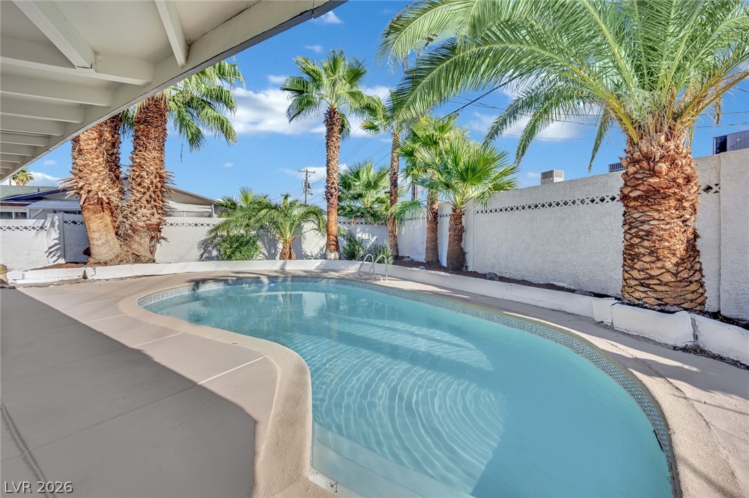 2325 Sombrero Drive