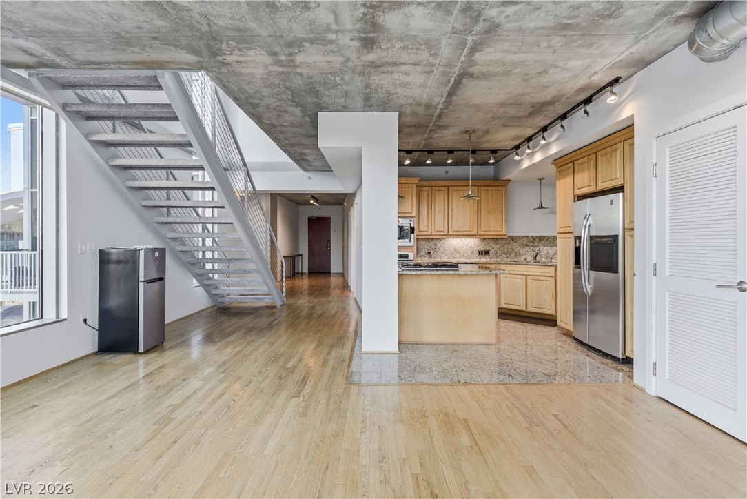 360 East Desert Inn Road 607