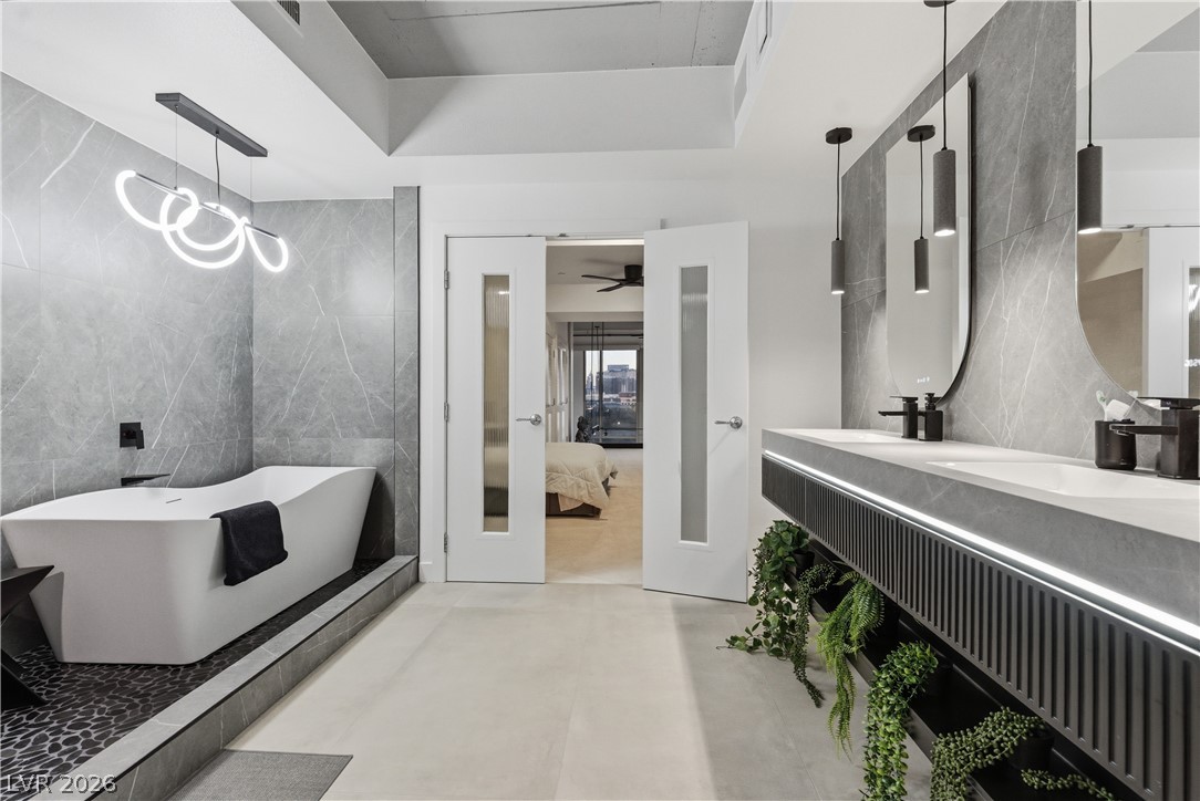 360 East Desert Inn Road 807