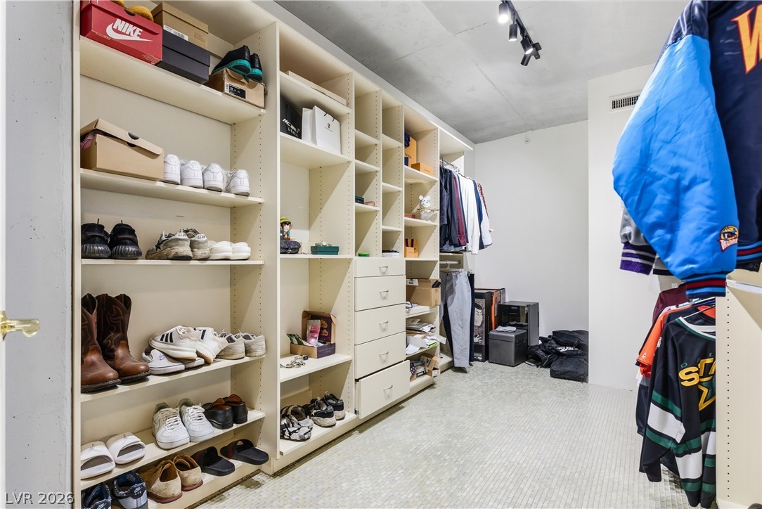 360 East Desert Inn Road 807