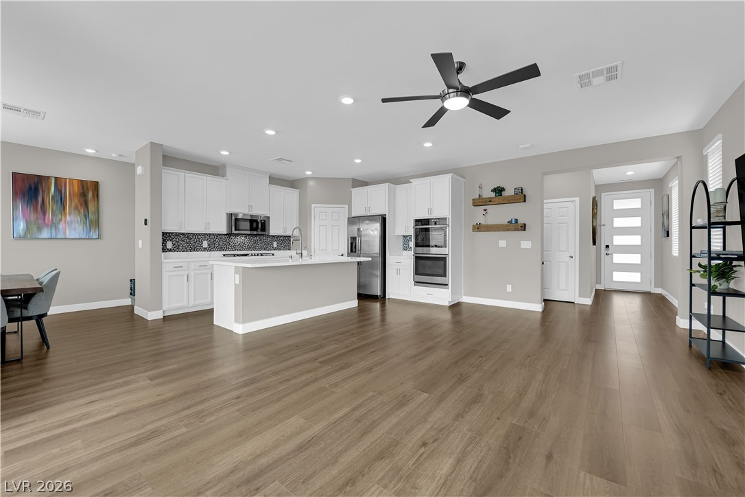 737 Foreign Reef Way