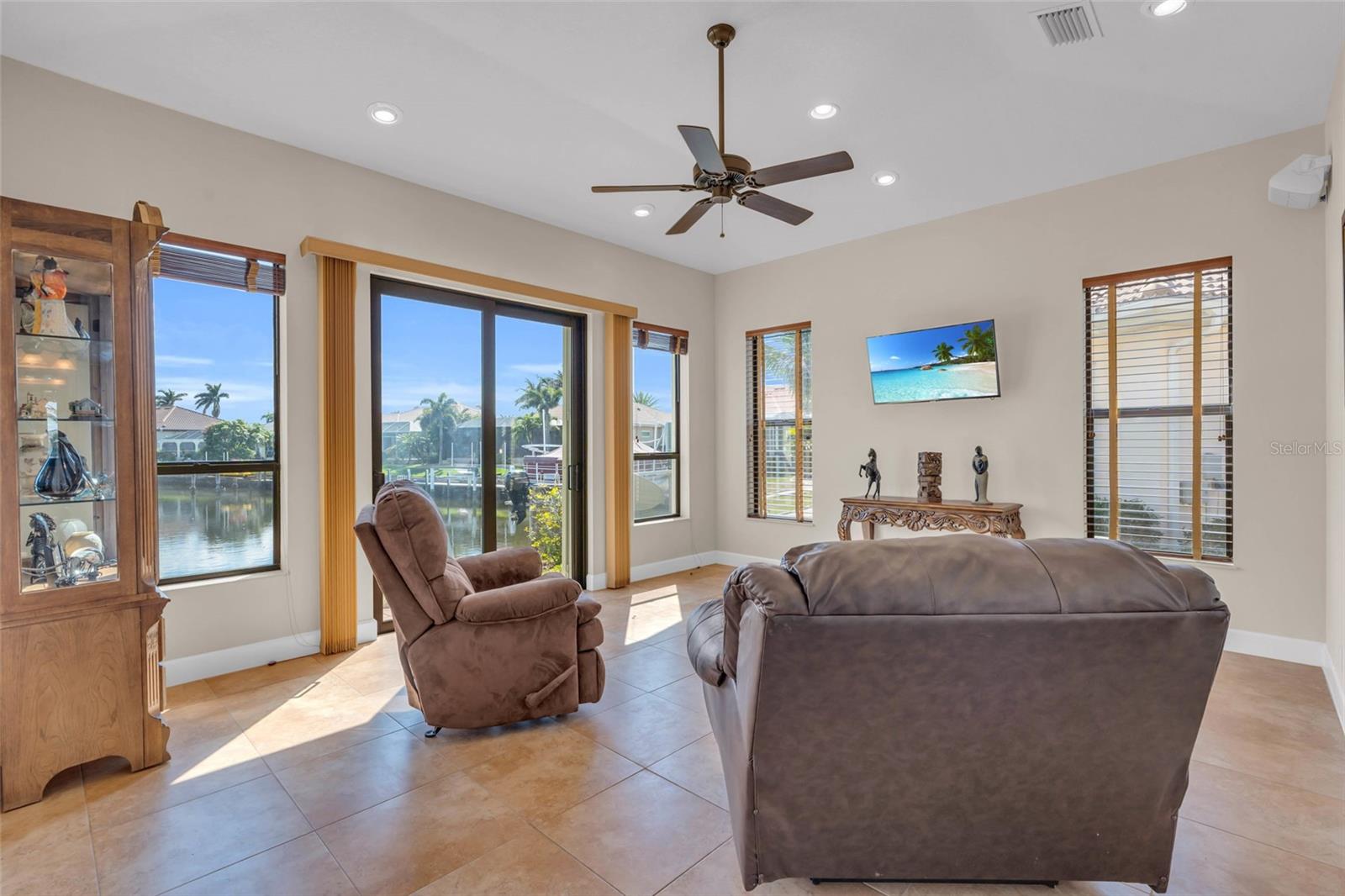 3321 TRIPOLI BLVD