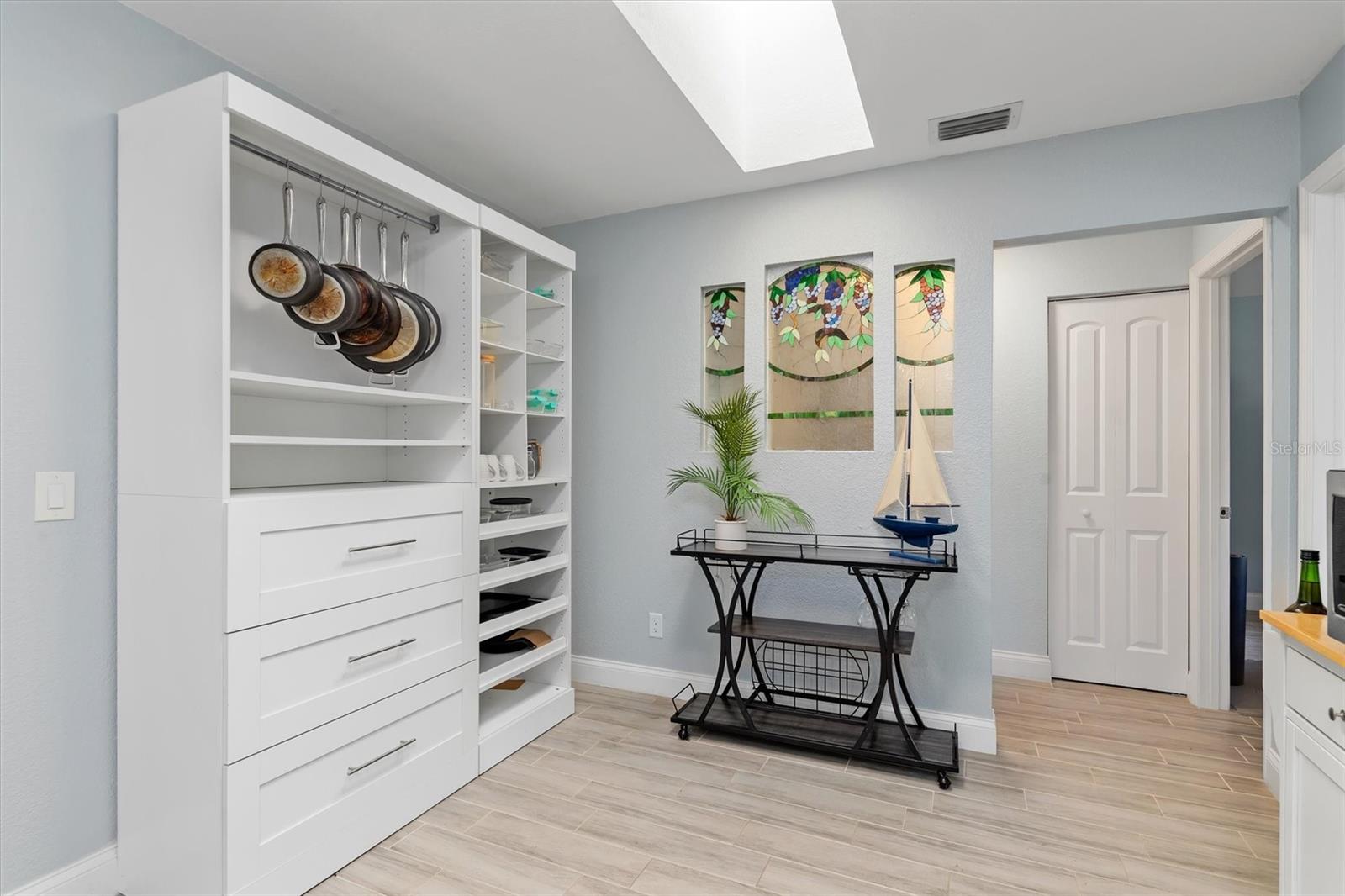 2710 CAMELLIA TER