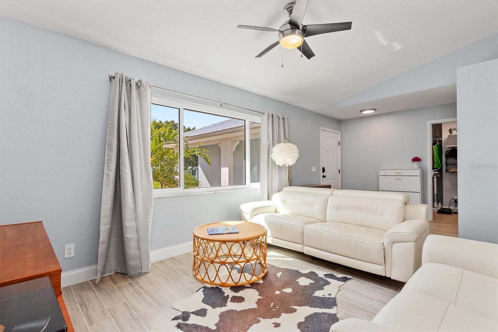 2710 CAMELLIA TER