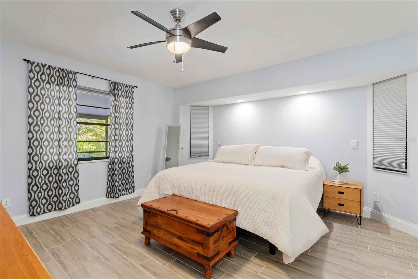 2710 CAMELLIA TER