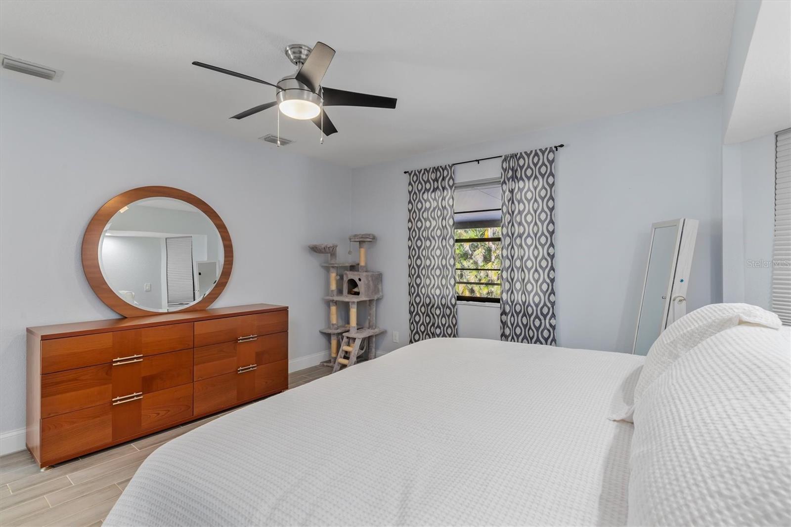 2710 CAMELLIA TER
