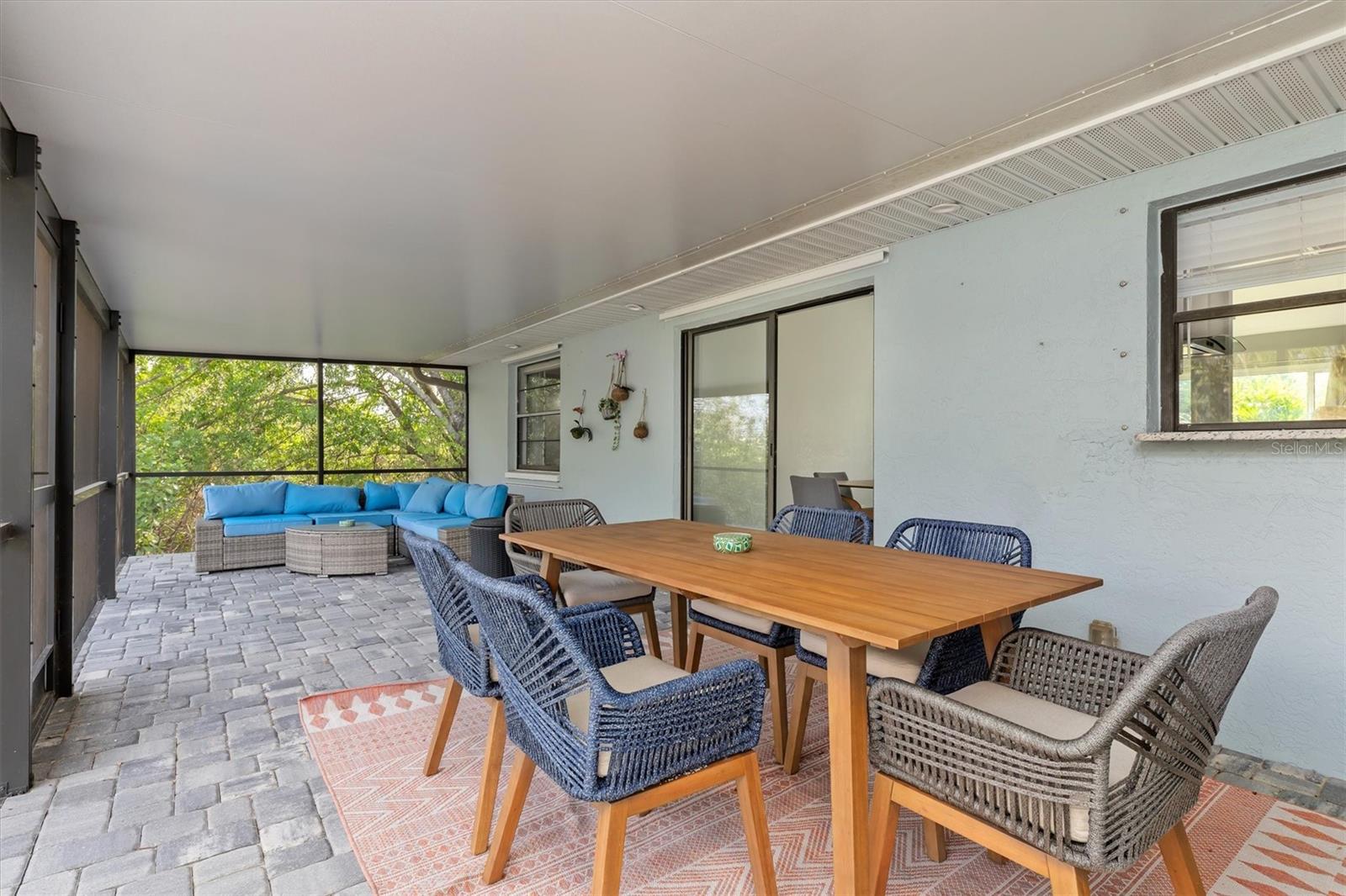 2710 CAMELLIA TER