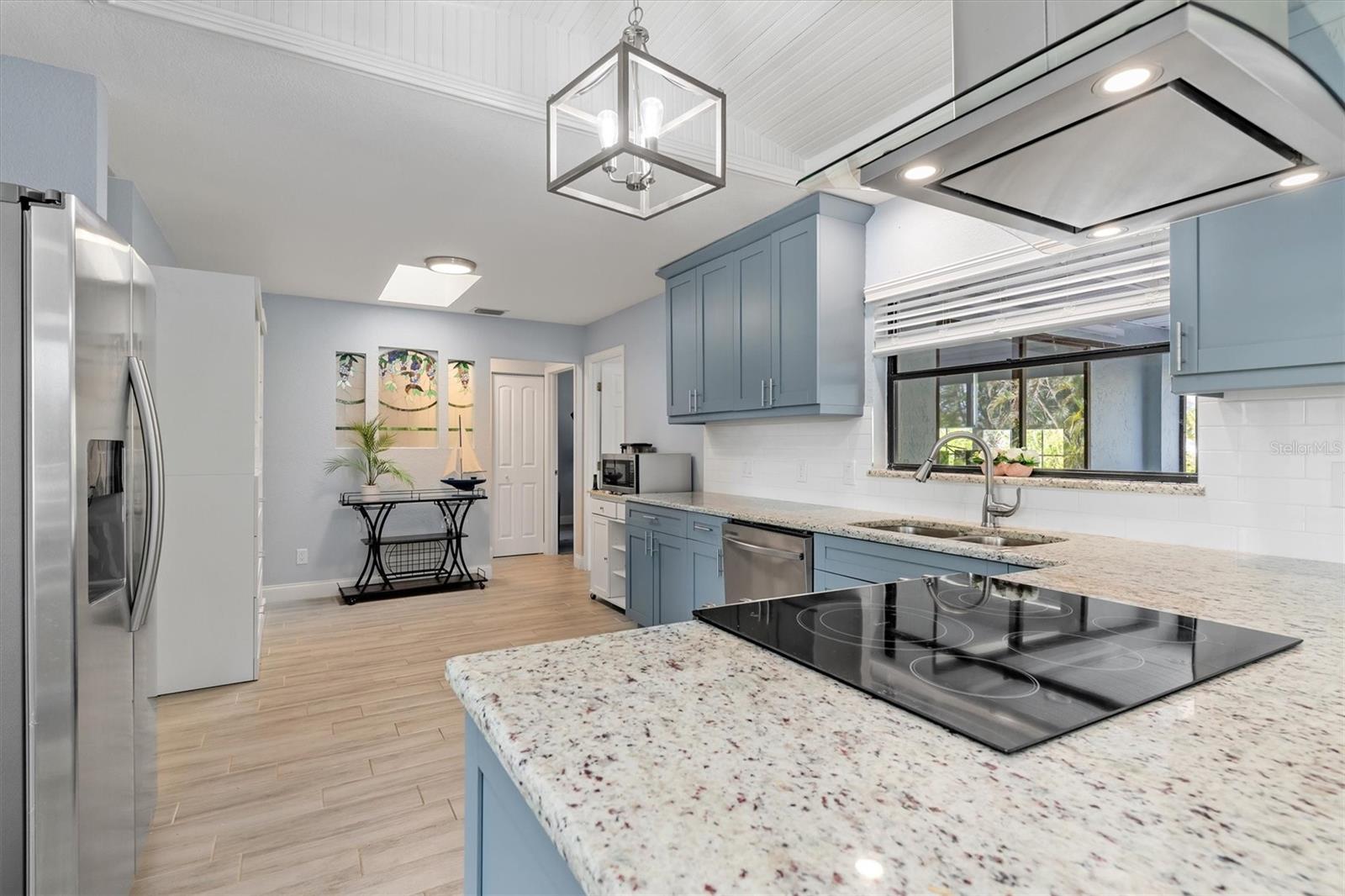 2710 CAMELLIA TER