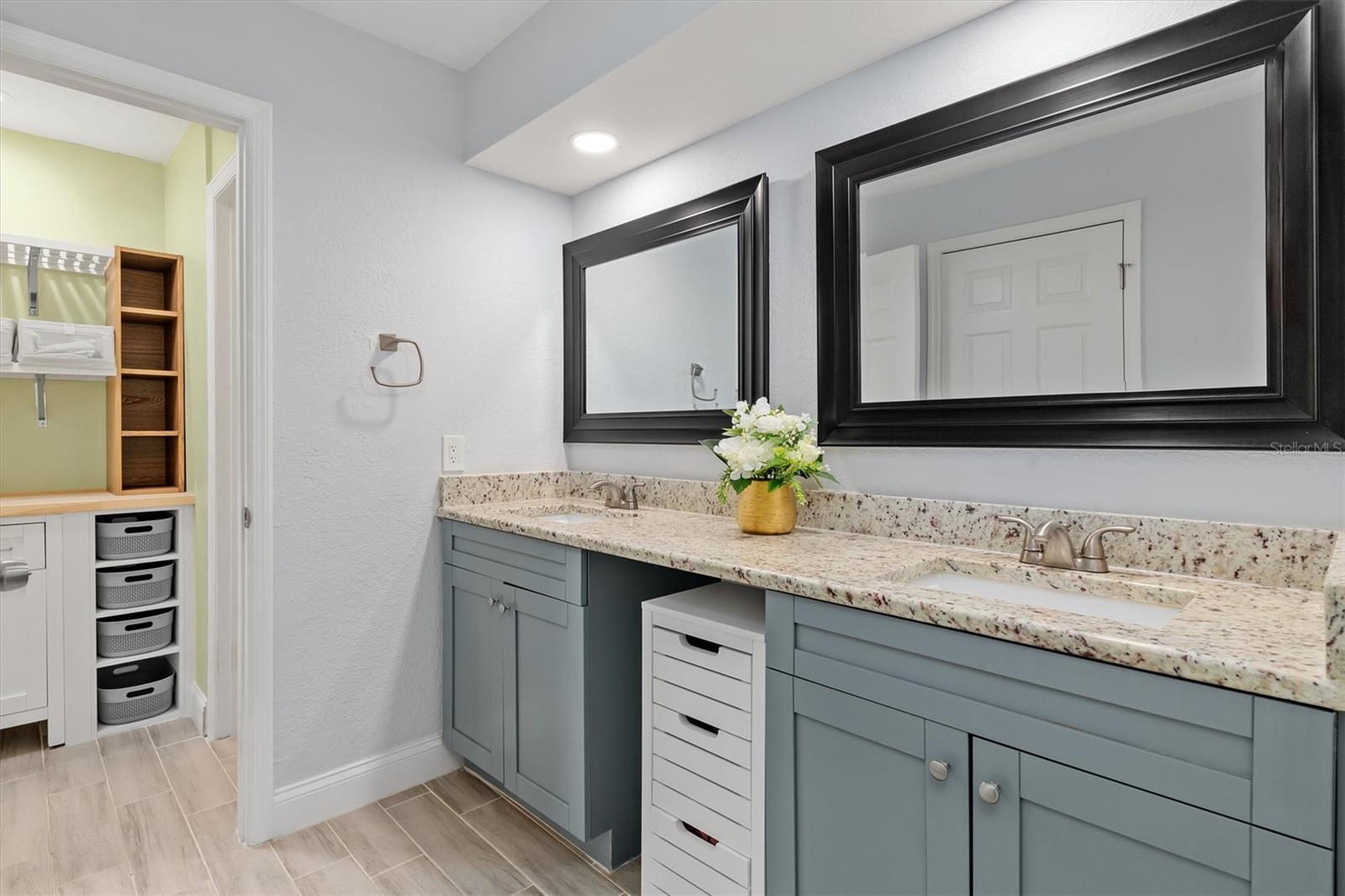 2710 CAMELLIA TER