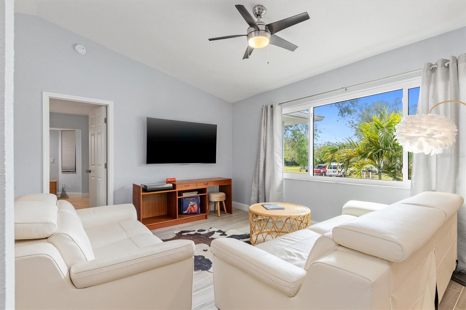 2710 CAMELLIA TER