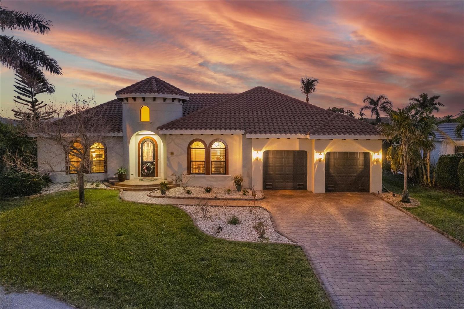 257 LIDO DR