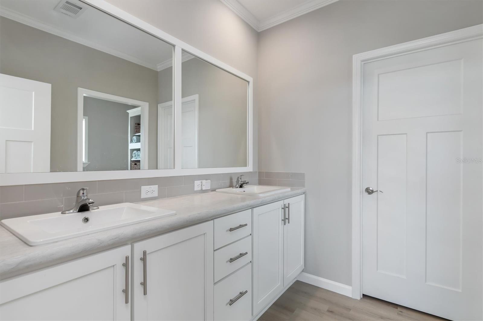 4431 PELICAN POINTE DR