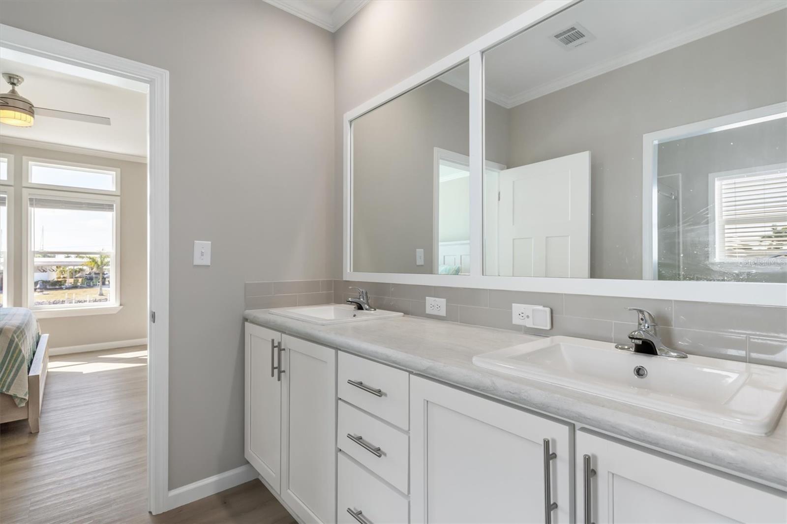 4431 PELICAN POINTE DR