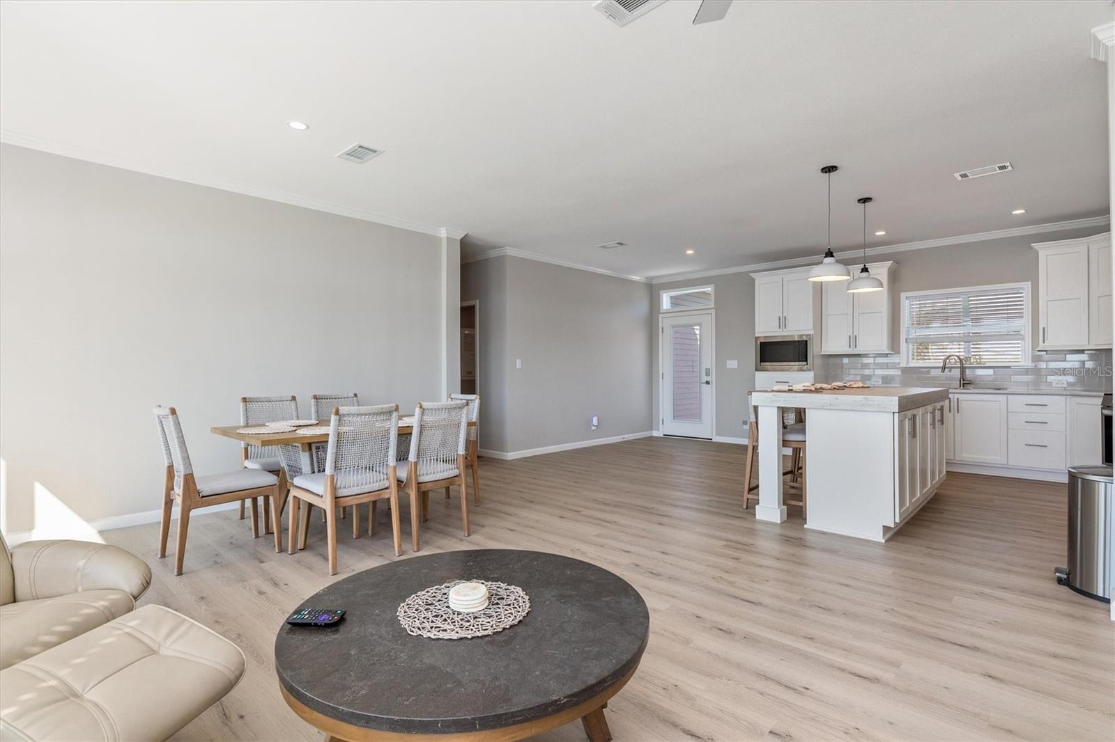 4431 PELICAN POINTE DR