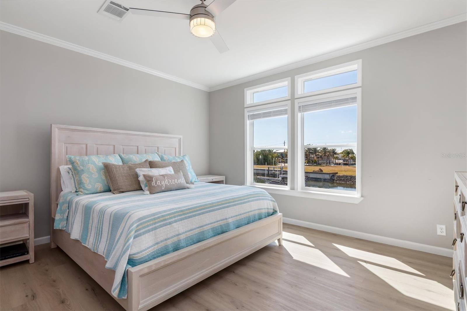 4431 PELICAN POINTE DR