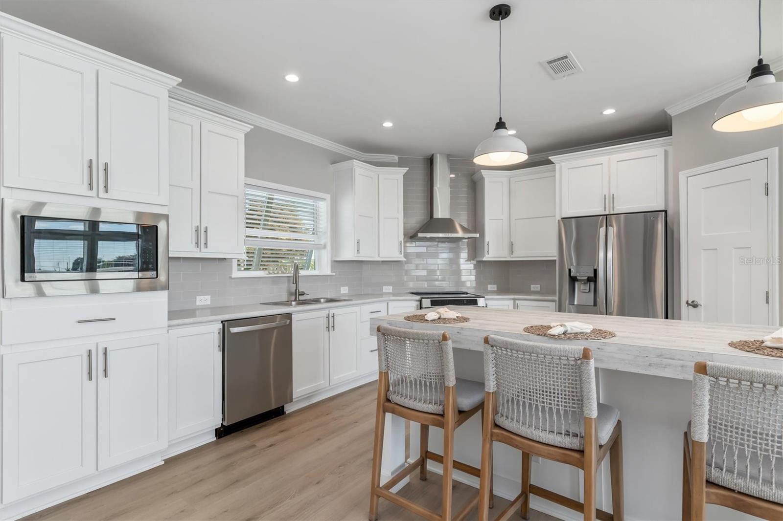 4431 PELICAN POINTE DR