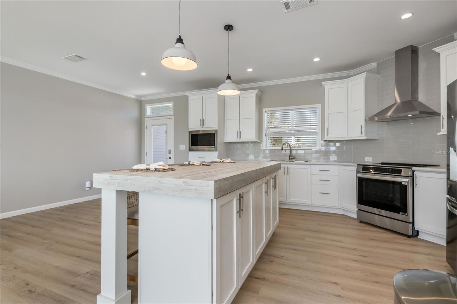 4431 PELICAN POINTE DR