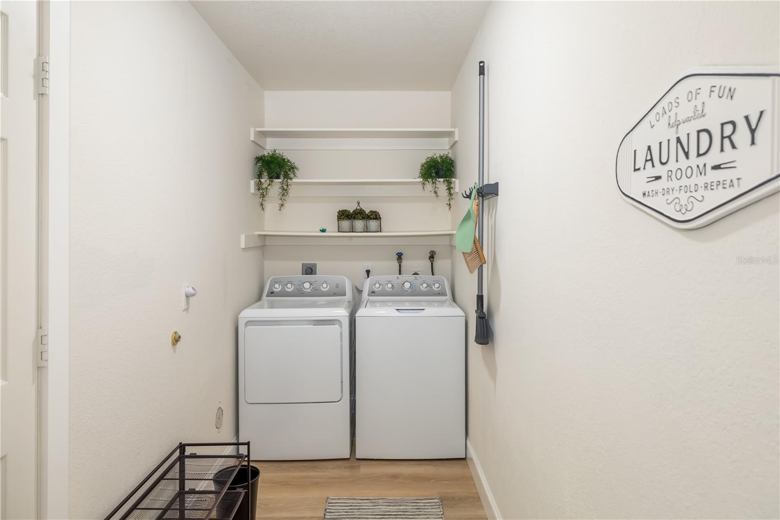 1084/1086 SAN CRISTOBAL AVE