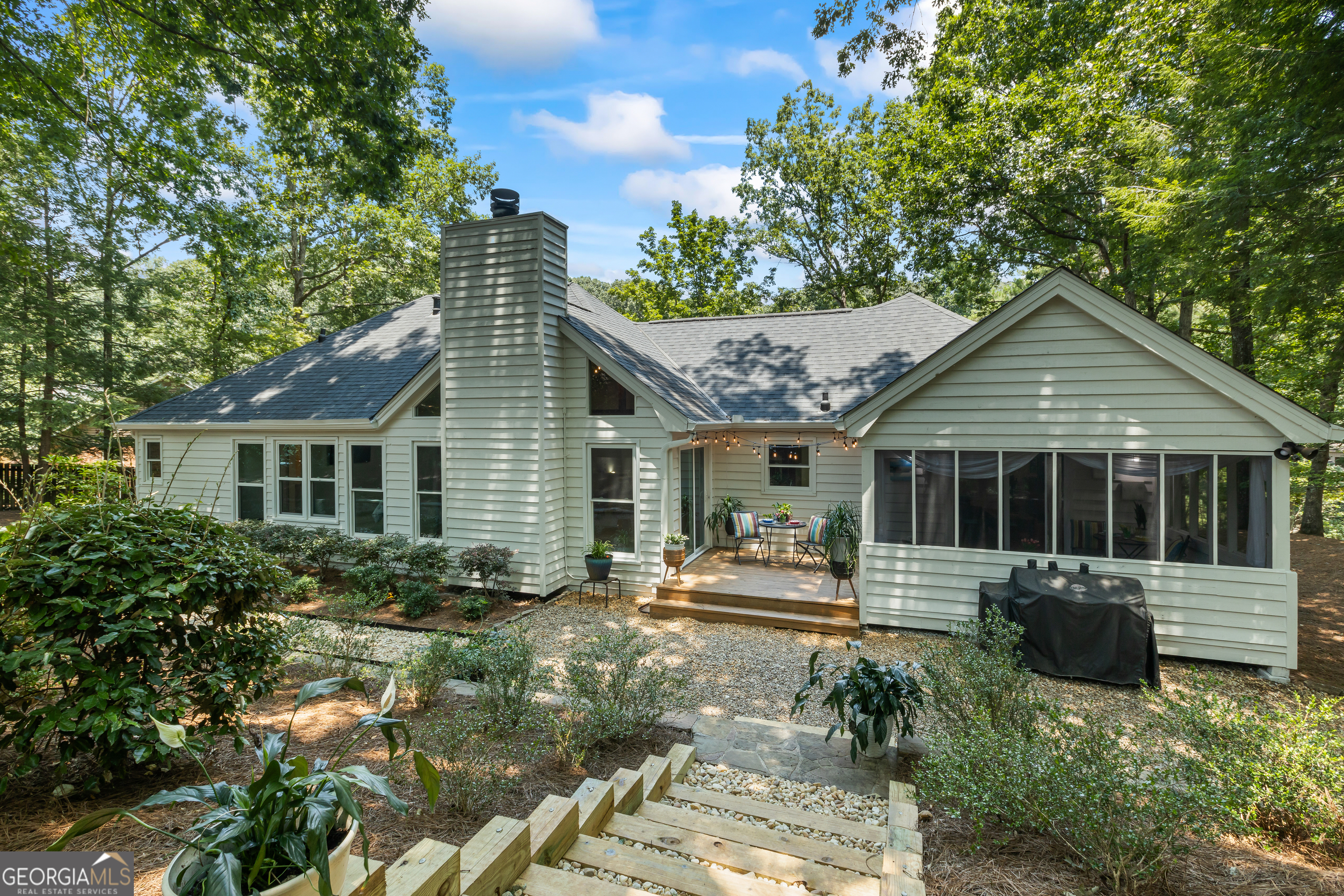 1595 Sandpoint Drive NE