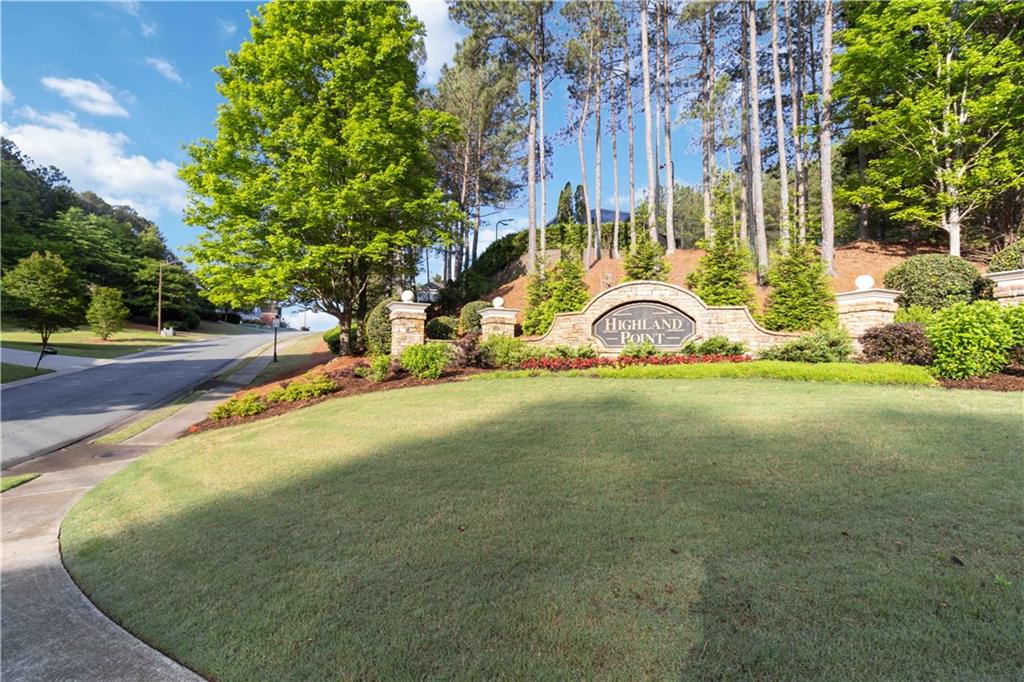 700 Ridgeway Court