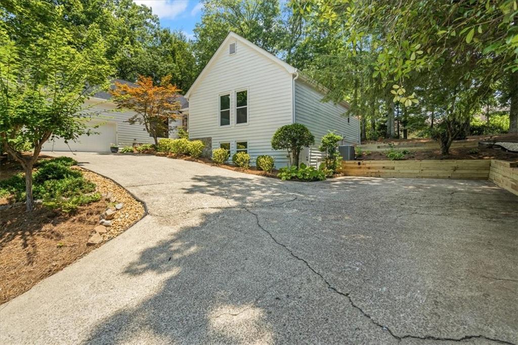 1595 Sandpoint Drive NE