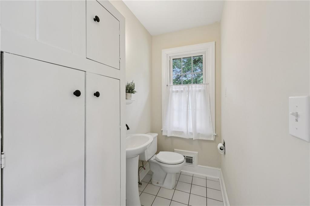 1585 Blackwell Road