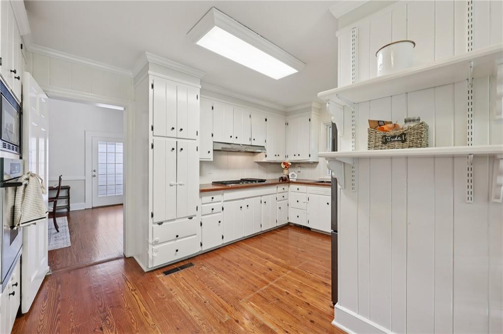 1585 Blackwell Road