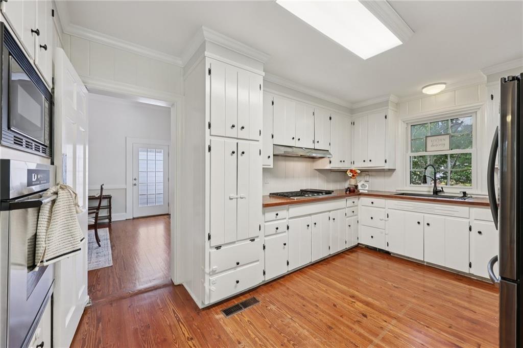 1585 Blackwell Road