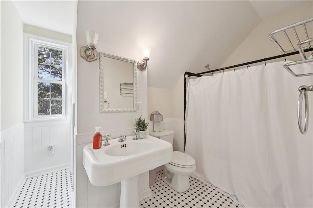 1585 Blackwell Road